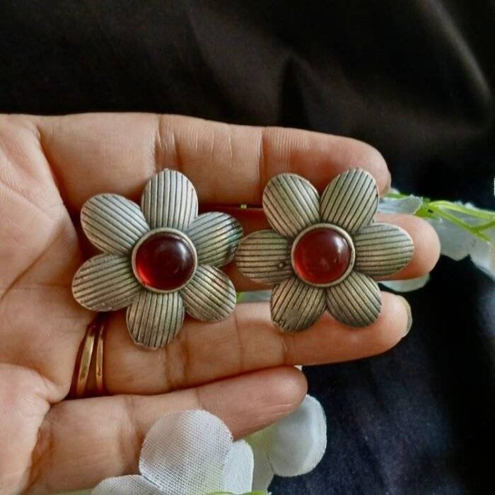 Oxidized Flower Theme Earring - Image 2