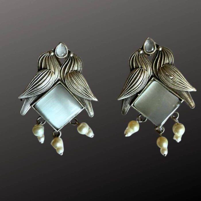 Two Birds Shaped Earrings - Image 2