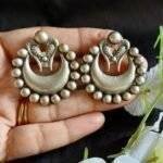 Two Bird Round Earrings - Image 2