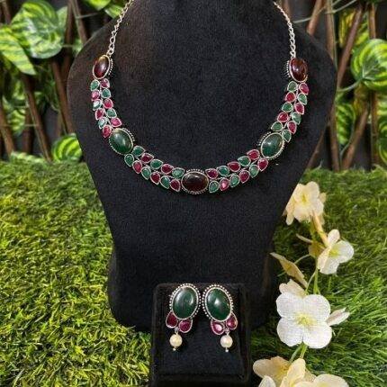 Dewani Diva Necklace and Earrings Set