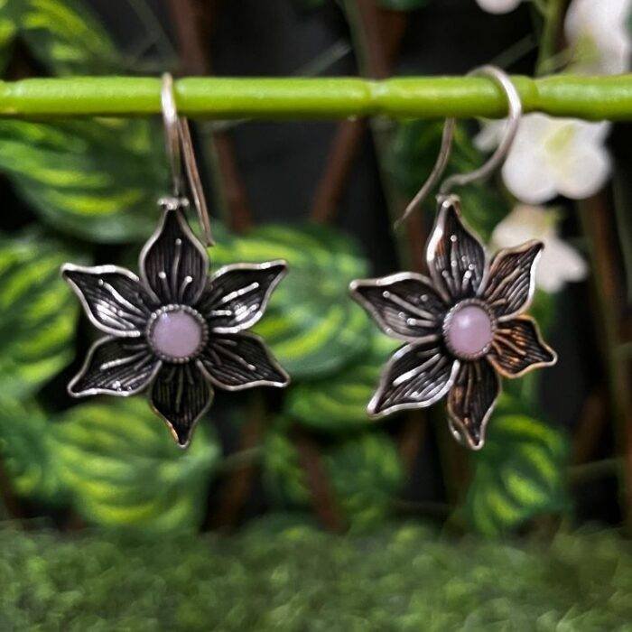 Vintage Chic Earrings - Image 2