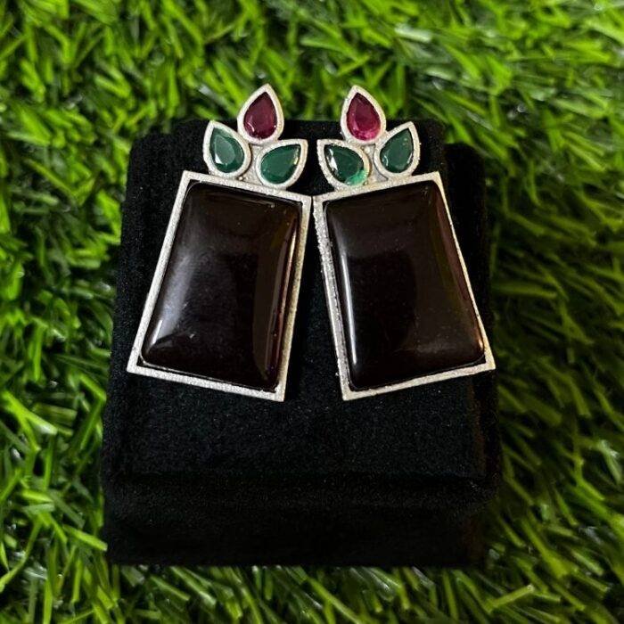 Vintage Vibes Earrings - Image 2