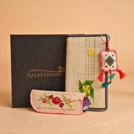 Festive Delights Parcel (10 Pcs)