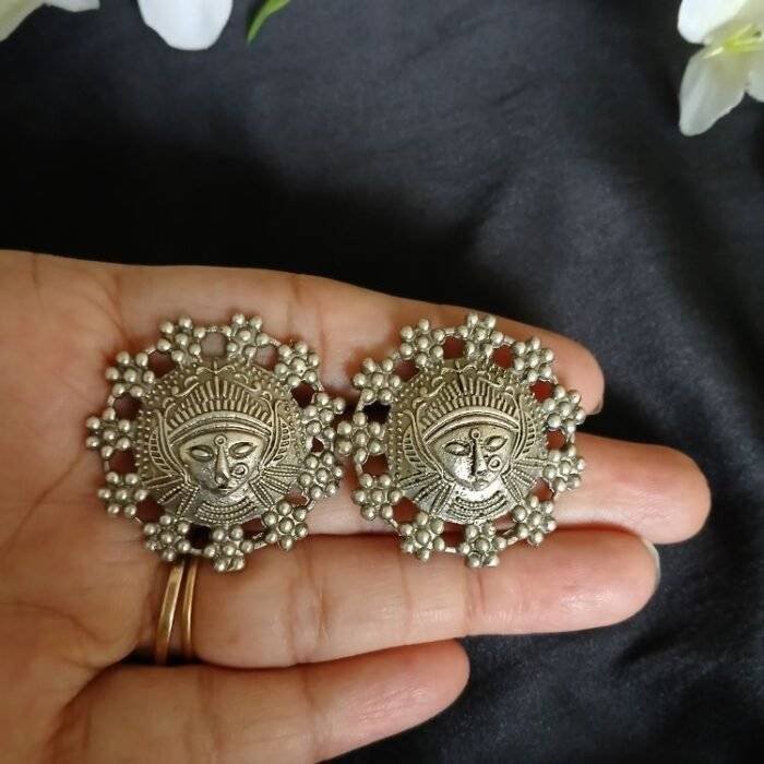 Royal Touch Earrings - Image 3