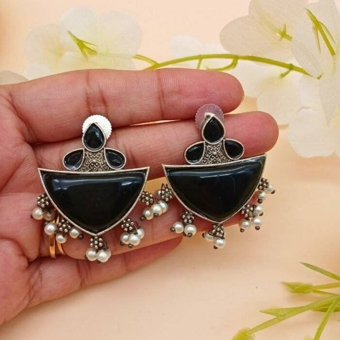 Black Boat Shaped Earrings - Image 2