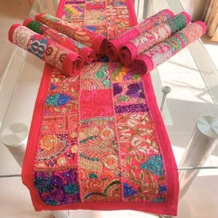 Magenta Crafted Heritage Table Runner and 6 Mats Set