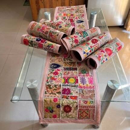 Festive Horizon Table Runner and 6 Mats Set