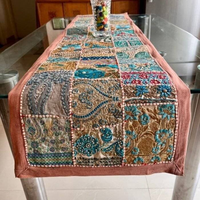 Banjara Heritage Table Runner and 6 Mats Set - Image 4