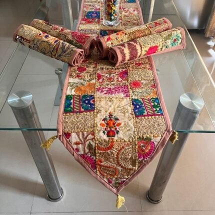 Beige Table Runner and 4 Mats Set