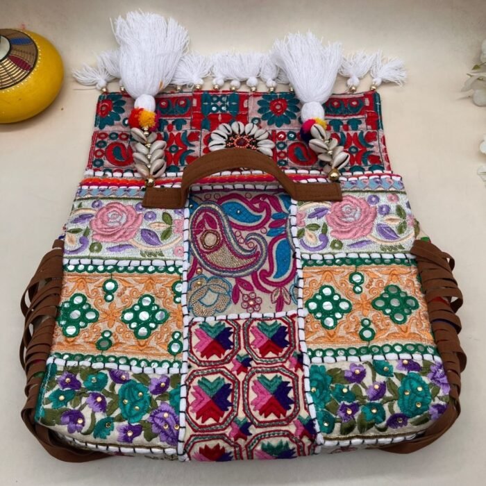 Indriya Noor Banjara Bag - Image 4
