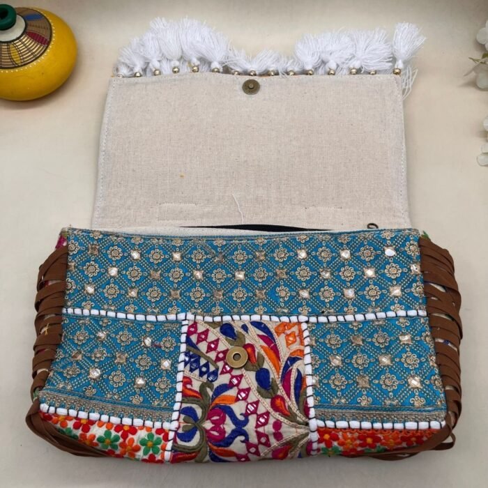 Vastra Vaarta Banjara Bag - Image 5