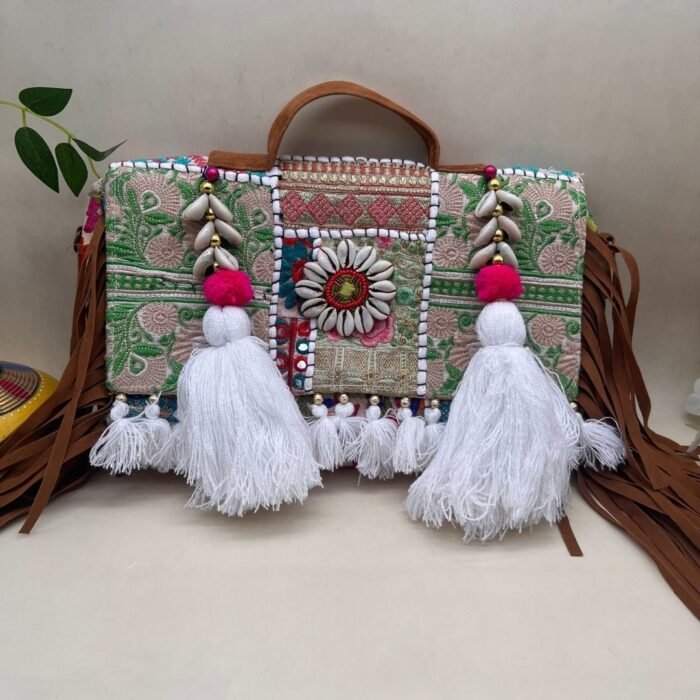 Vastra Vaarta Banjara Bag - Image 3