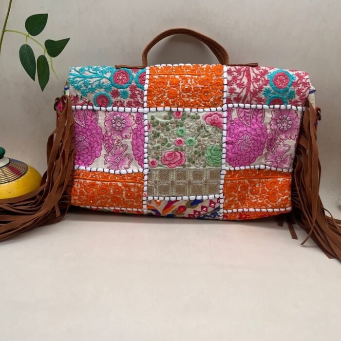 Vastra Vaarta Banjara Bag - Image 2