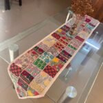Ivory V shape Table Runner and 4 Mats Set - Image 5