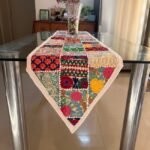 Ivory V shape Table Runner and 4 Mats Set - Image 4
