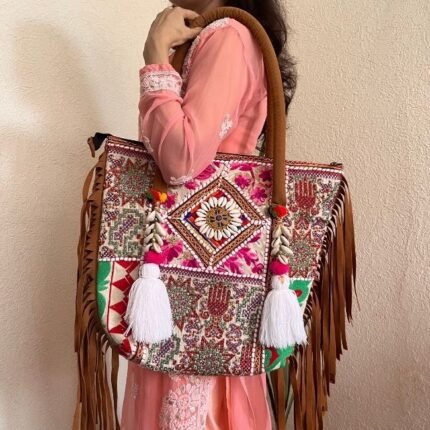 Tote Shwet Banjara Bag