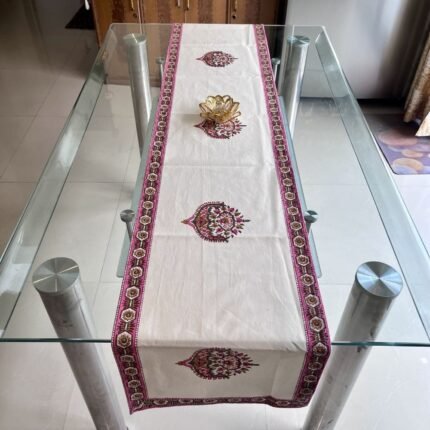 Gulabi Belvatika Table Runner – Pink Vine
