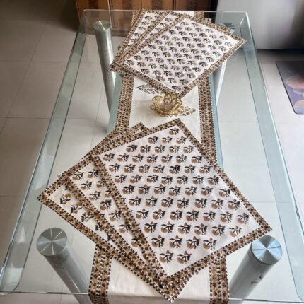 Kesar Bootidar 7-Piece Dining Table Set (Table Runner and 6 Mats)