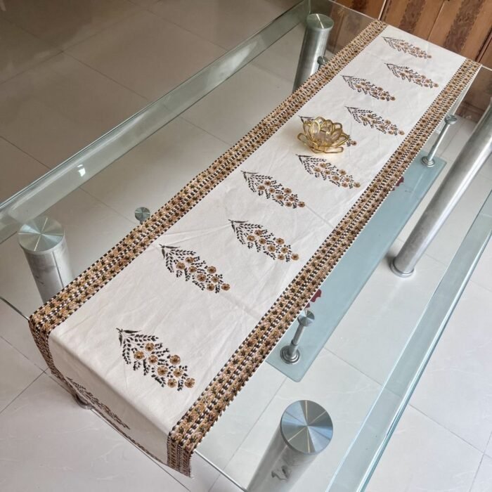 Kesar Bootidar 7-Piece Dining Table Set (Table Runner and 6 Mats) - Image 3