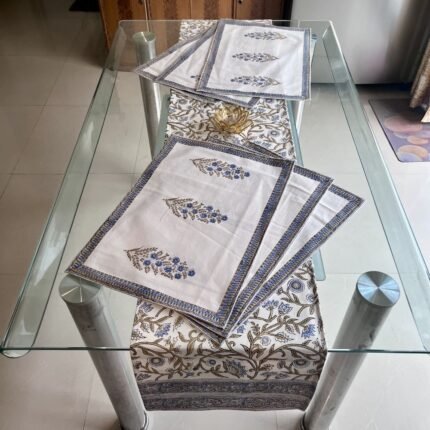 Neel Baagh 7-Piece Dining Table Set (Table Runner and 6 Mats)