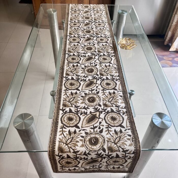 Rajbari Sunehri Buta Dining Ensemble (Table Runner and 6 Mats) - Image 5