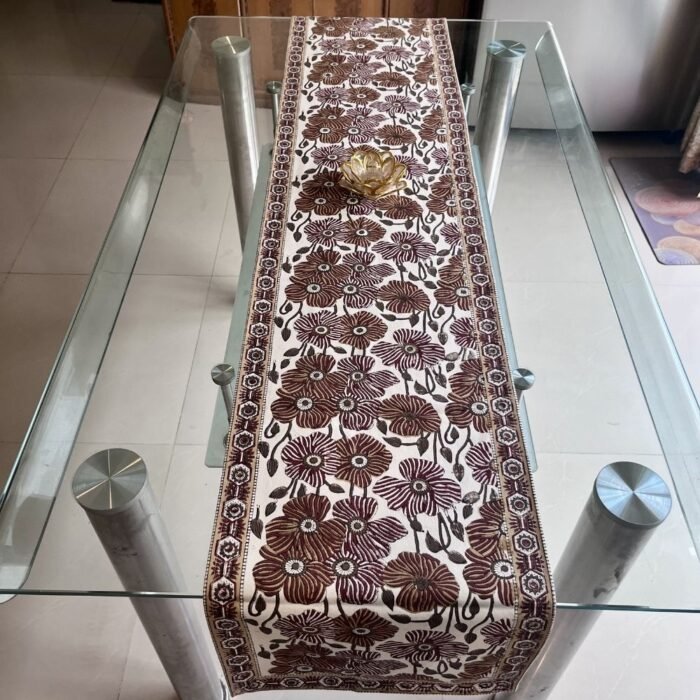 Surkh Guldaasta 7-Piece Dining Table Set (Table Runner and 6 Mats) - Image 9