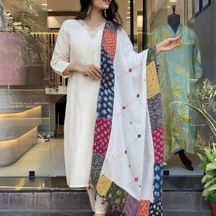Khaas Kaarigari Ajrakh Cotton Dupatta - Image 3