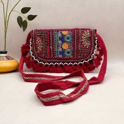 Nomivaara Sling Bag