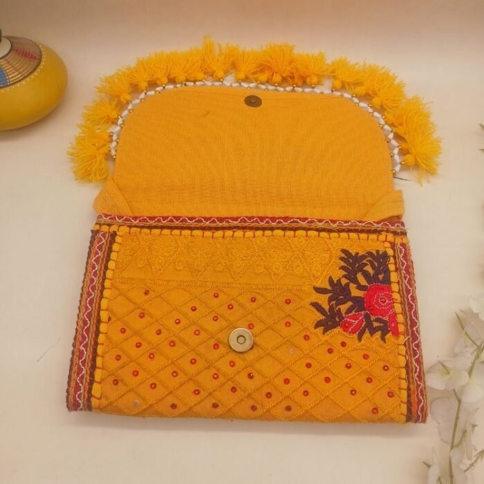 Desert Heirloom Sling Bag - Image 5