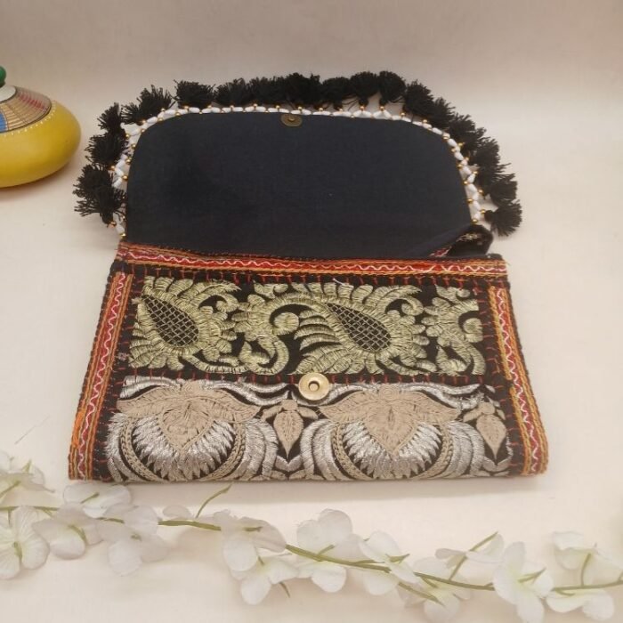 Desert Nomica Sling Bag - Image 4