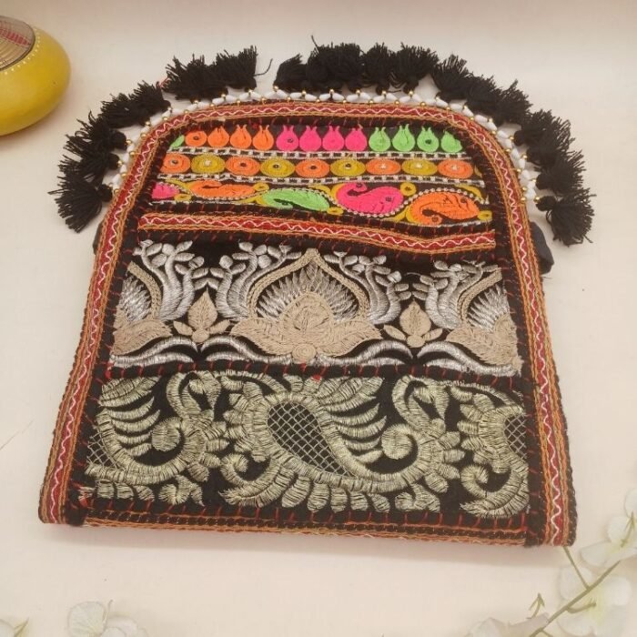 Kantha Katha Sling Bag - Image 4