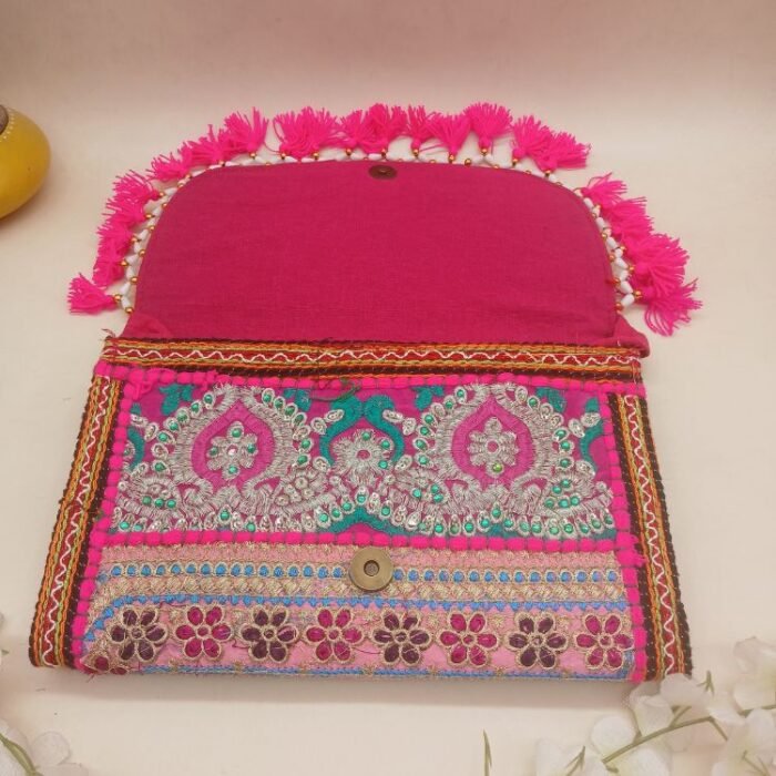 Loom Legacy Sling Bag - Image 5