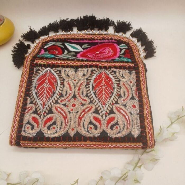 Loom Legacy Sling Bag - Image 4