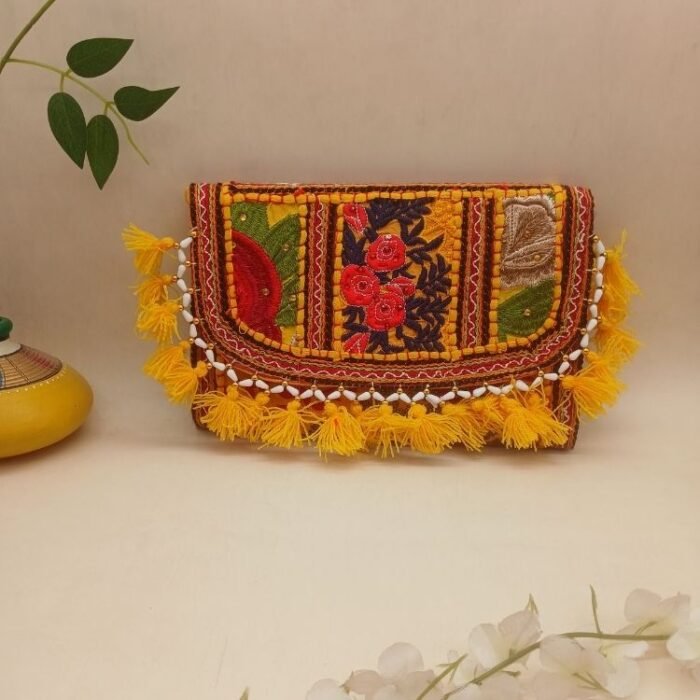 Maati Mahal Sling Bag - Image 3