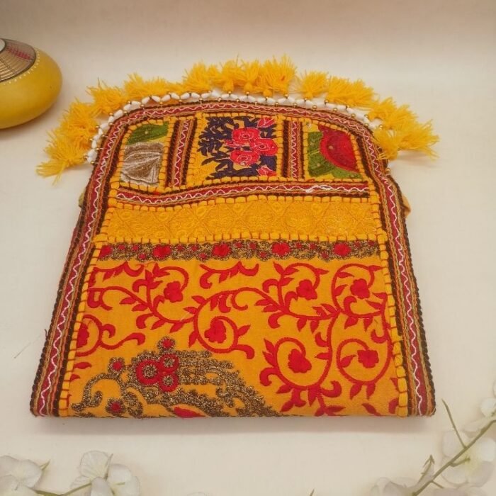 Maati Mahal Sling Bag - Image 5