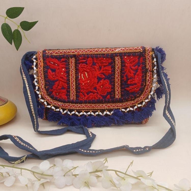 Nomad Nest 1 Nomad Nest Sling Bag - Image 1
