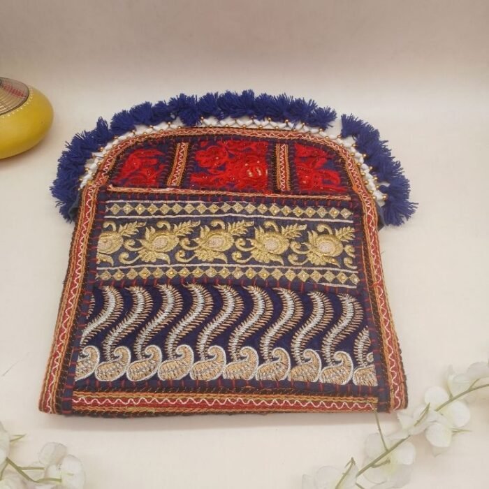 Nomad Nest Sling Bag - Image 5