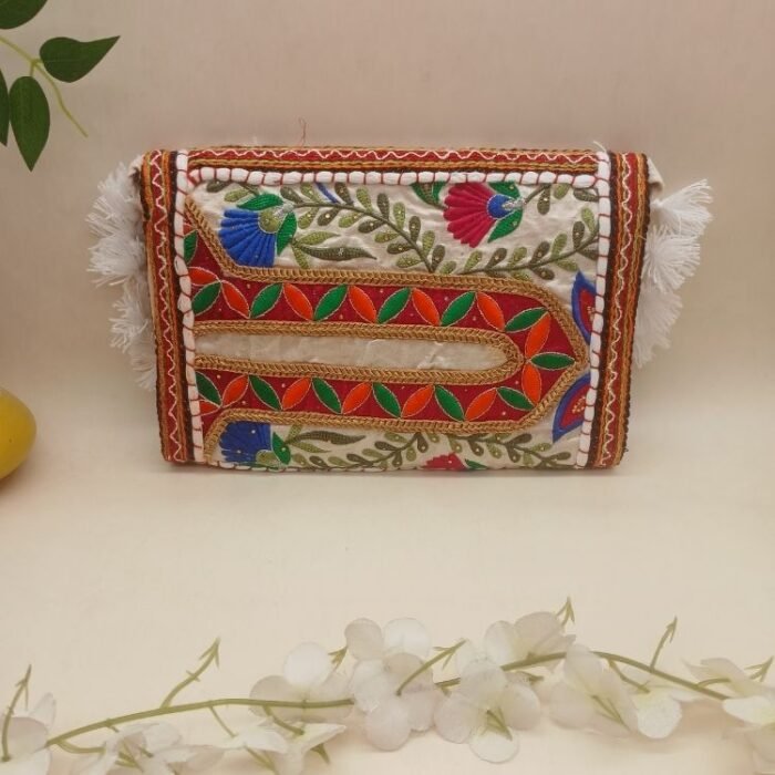 Wander Woven Sling Bag - Image 2